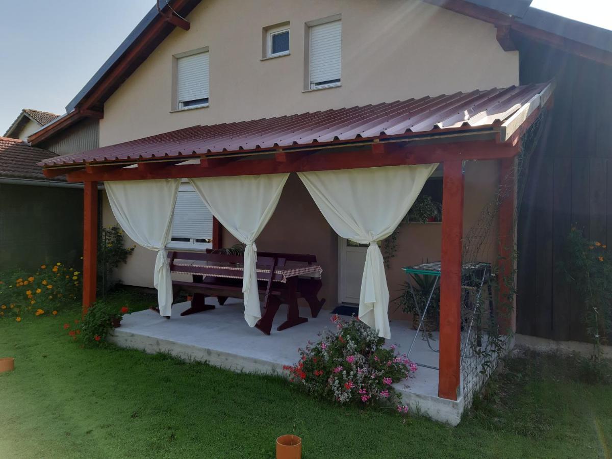 Studio Apartmani "Stimac" Garesnica ภายนอก รูปภาพ