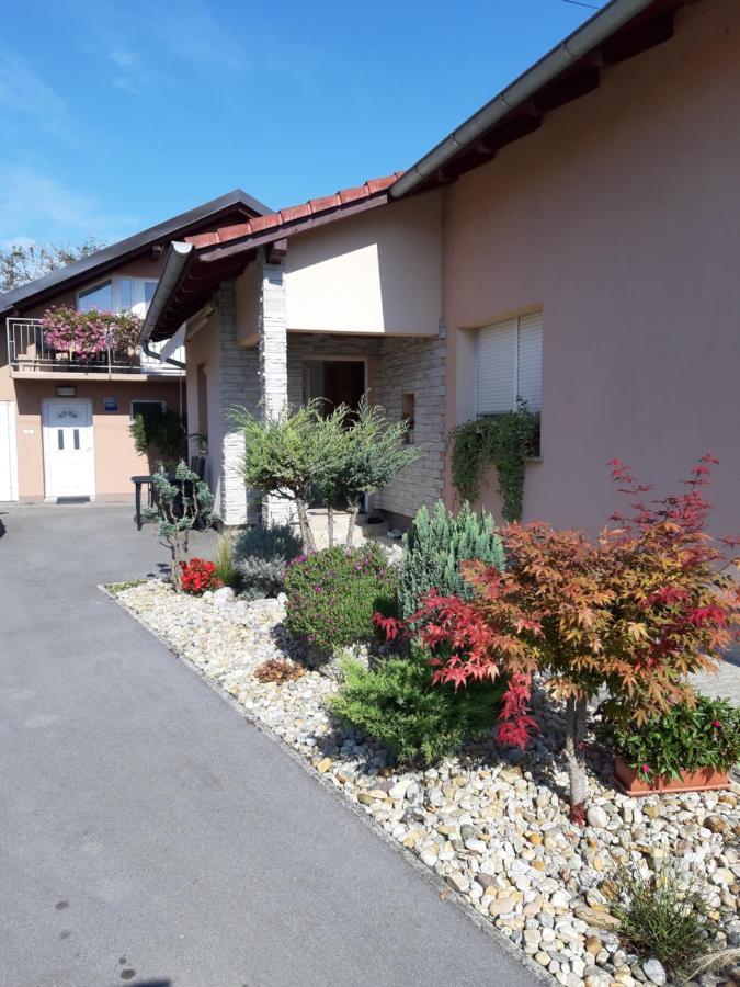 Studio Apartmani "Stimac" Garesnica ภายนอก รูปภาพ