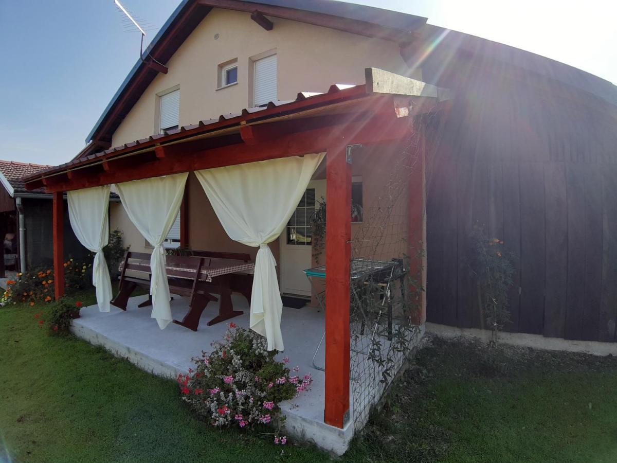 Studio Apartmani "Stimac" Garesnica ภายนอก รูปภาพ
